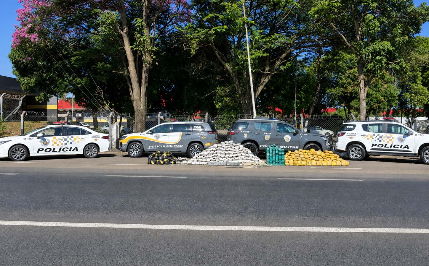 Motorista é preso transportando drogas em caminhão frigorífico em Rio Preto (SP)