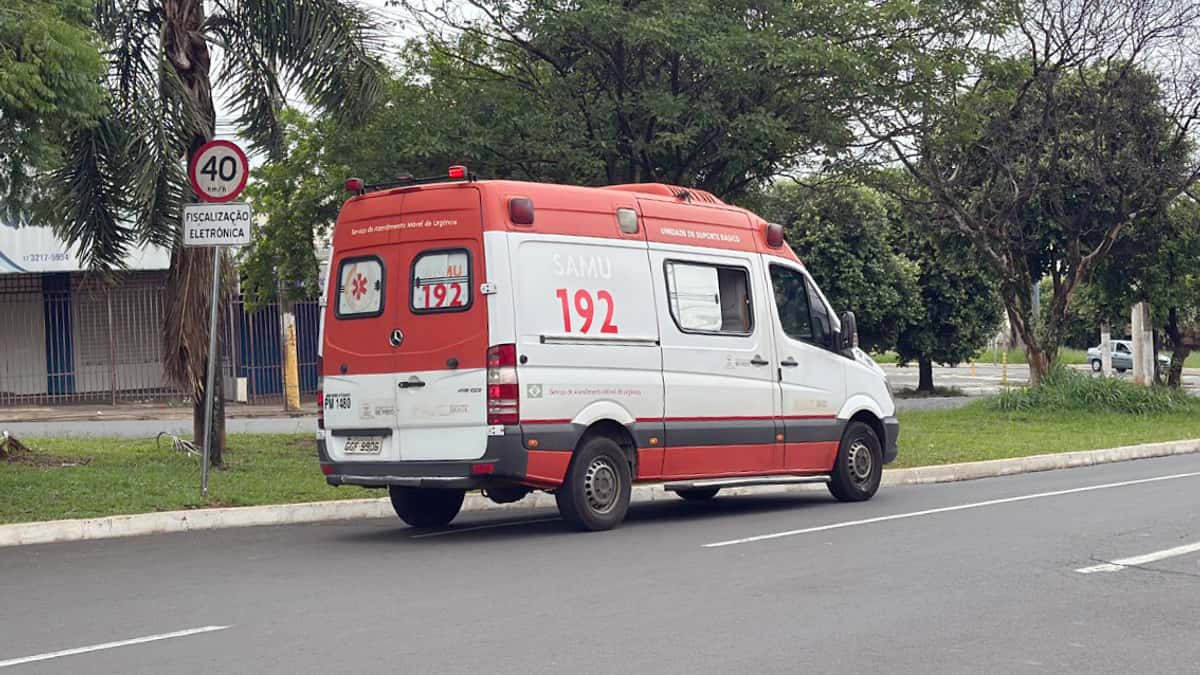 Motorista invade bar e atropela clientes em Rio Preto (SP)