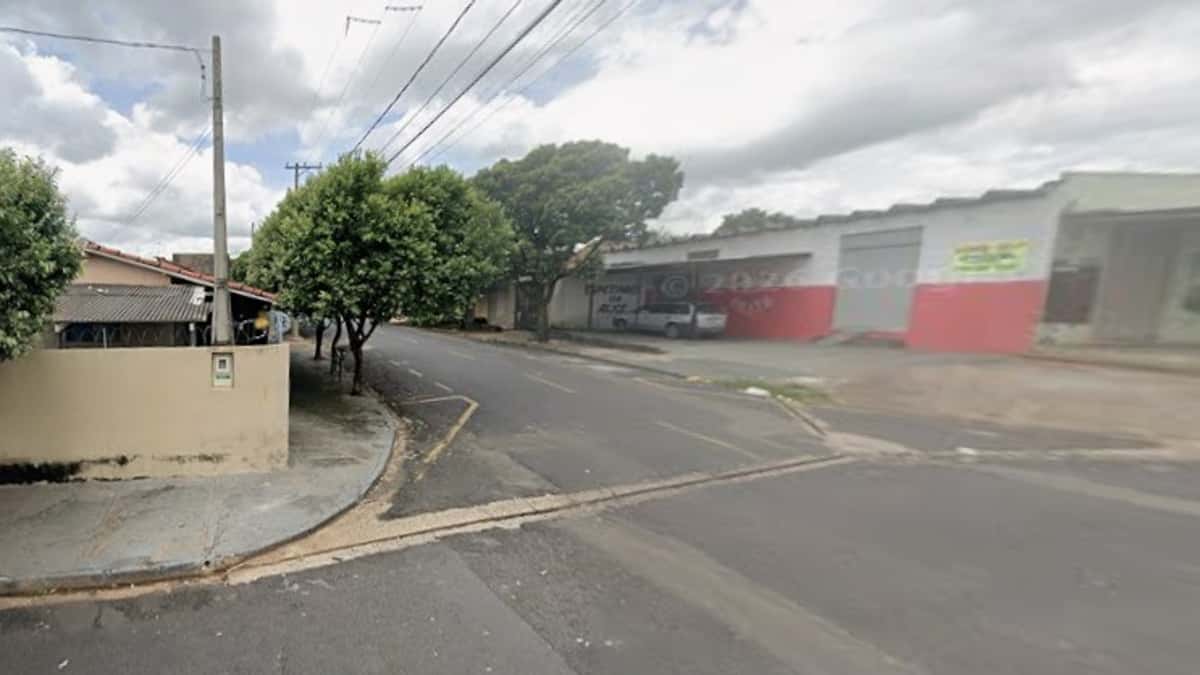 Criminoso dispara contra mulher e foge deixando para trás arma furtada e drogas em Rio Preto (SP)