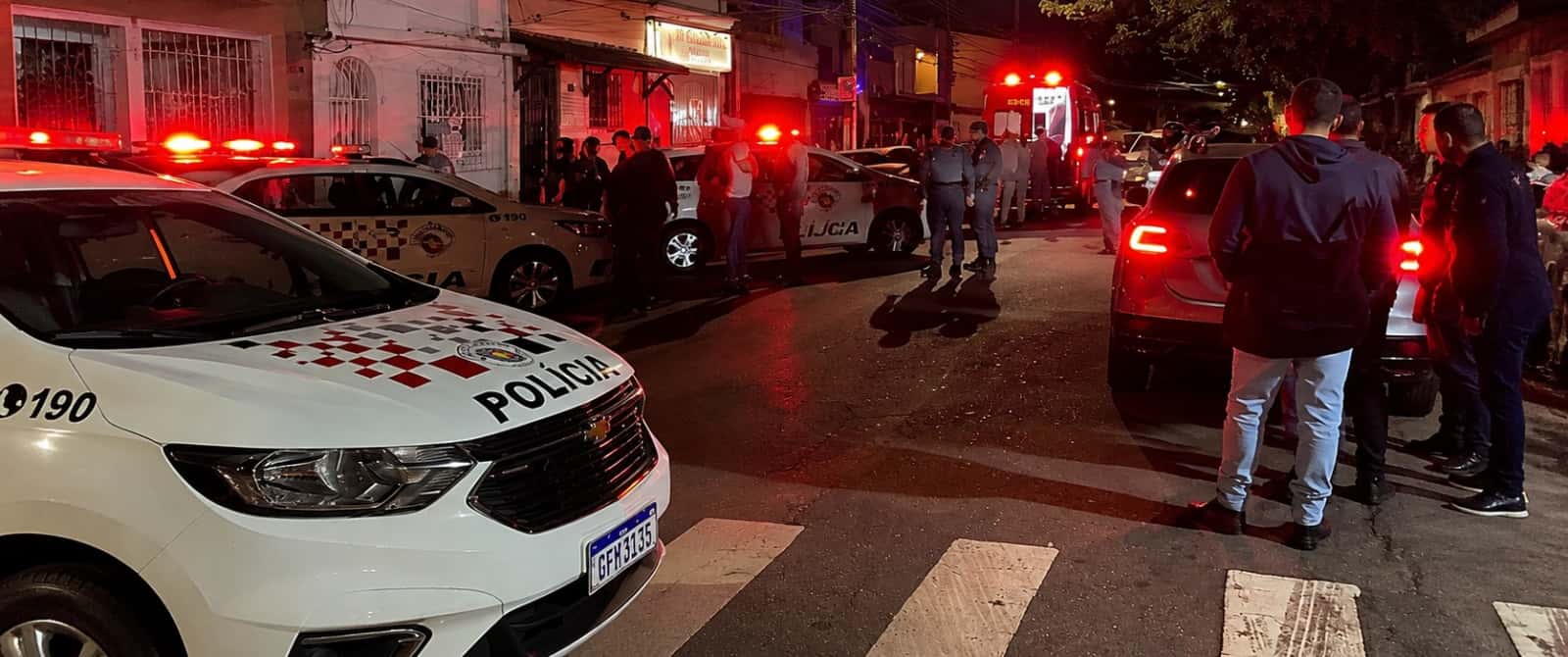 Professor de artes marciais destrói serv festas e enfrenta policiais na Vila Toninho em Rio Preto