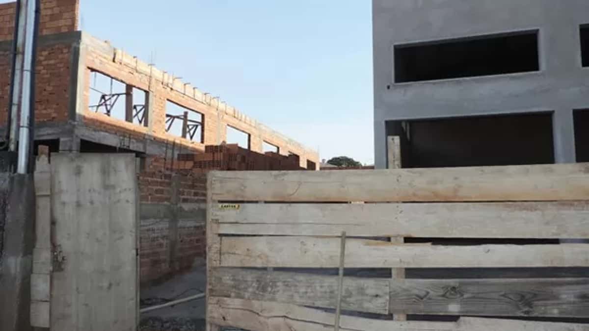 Ladrões furtam contêiner e equipamentos de obra em Rio Preto